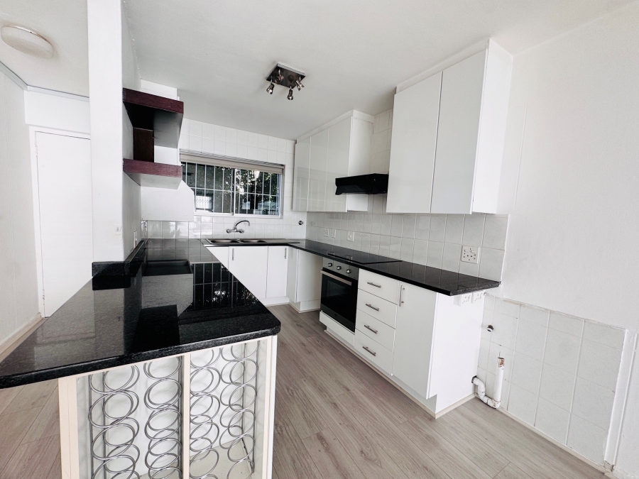 To Let 2 Bedroom Property for Rent in Sea Point Western Cape